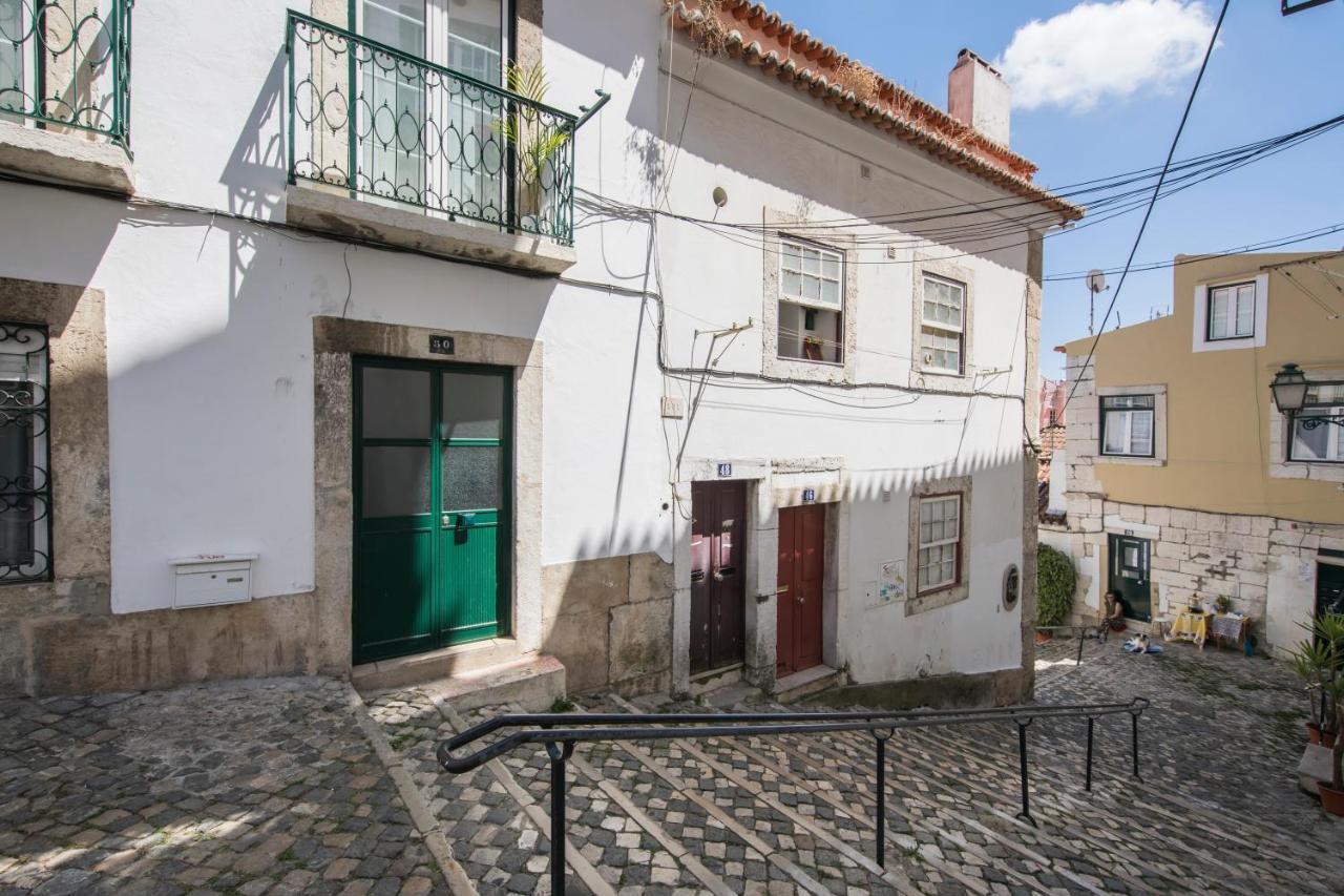 Alfama Typical Beco Da Adica Apartment Lisbon Bagian luar foto