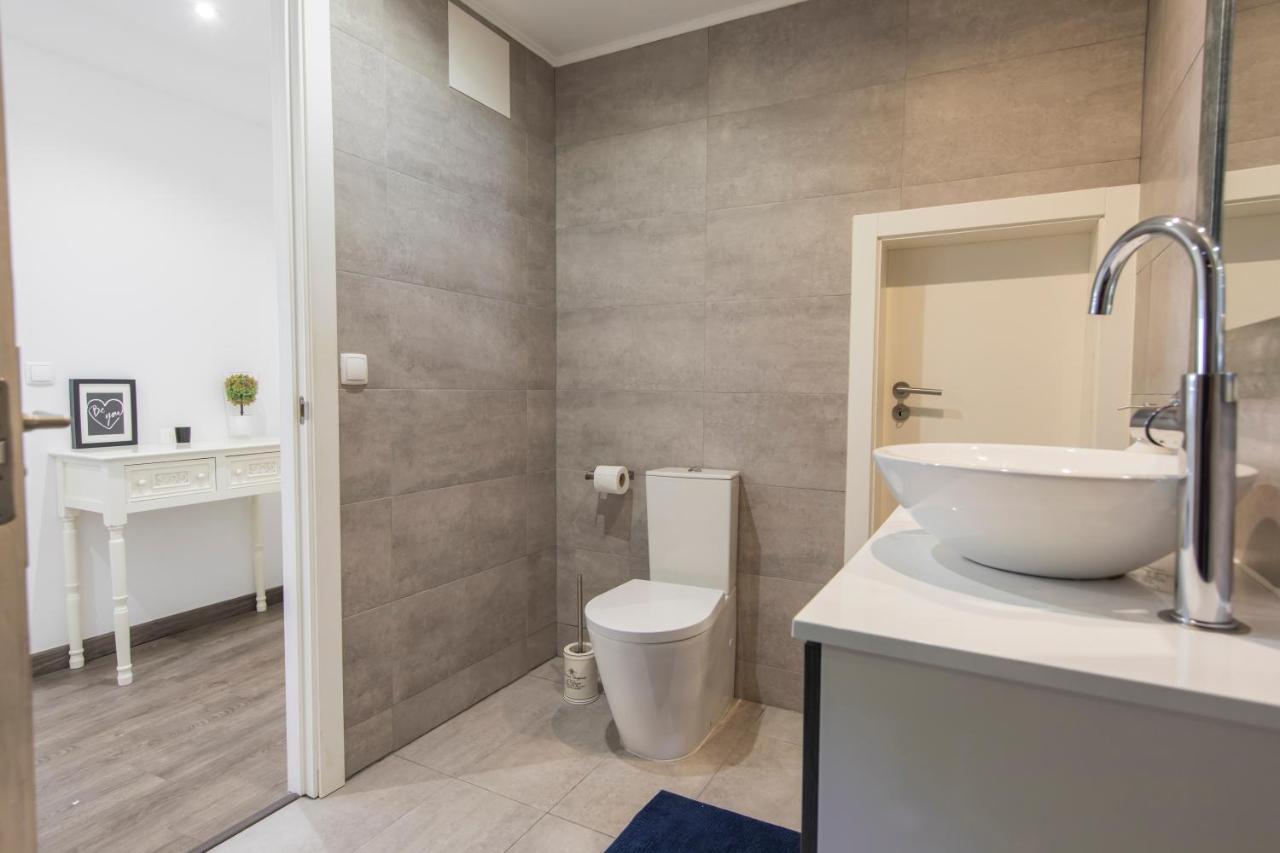 Alfama Typical Beco Da Adica Apartment Lisbon Bagian luar foto
