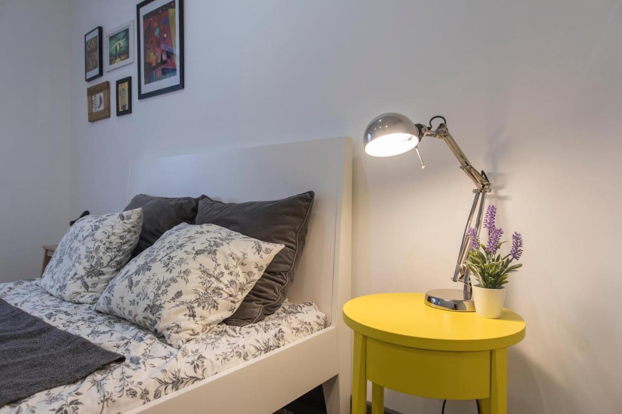 Alfama Typical Beco Da Adica Apartment Lisbon Bagian luar foto